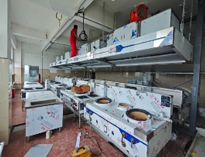 40℃高温下，一群坚守岗位的厨具人!